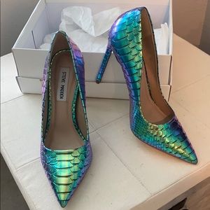 4” heel Steve Madden size 7 pumps
